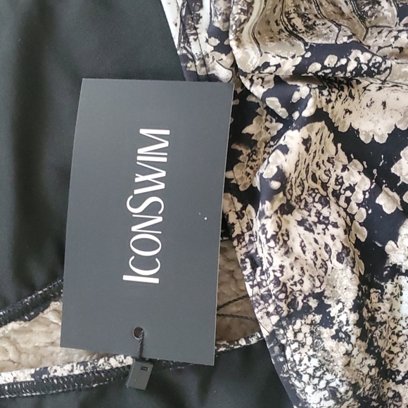 Iconswim Women's Swimsuit-Snakeskin Size Medium - Picture 6 of 6